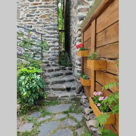 Gite Le P'Tit Nid De Riouffreyt Le Pertuis Exterior photo